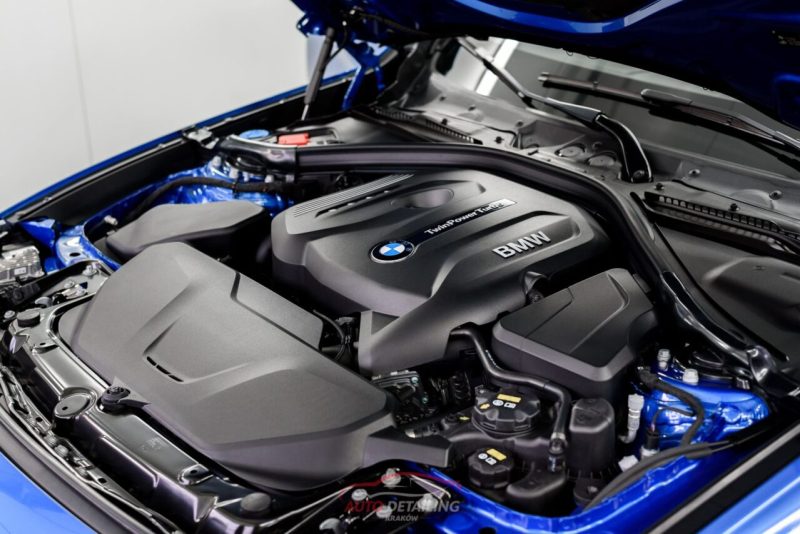 Niebieski BMW 3 GT - detailing karoserii